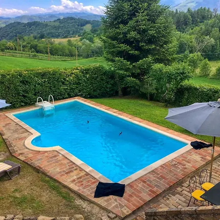 Villa In Amandola With Pool And Garden, Cleaning Included